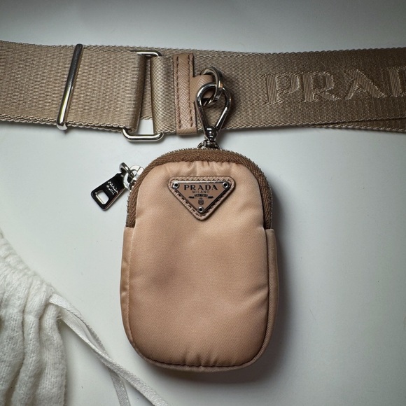 Prada Re-edition 2005 Nylon Bag NUDE - Picture 8 of 16
